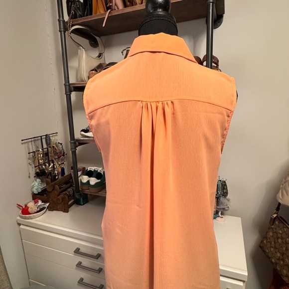 In unworn condition ٫Sleeveless Orange Women's Top - Picture 2 of 4